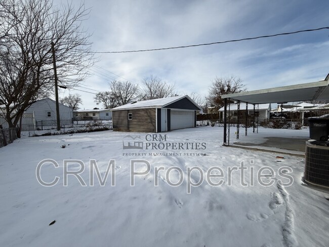 Building Photo - 5805 Lance Dr