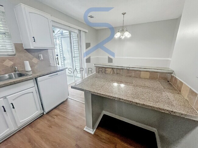 Building Photo - 5749 Wells Cir