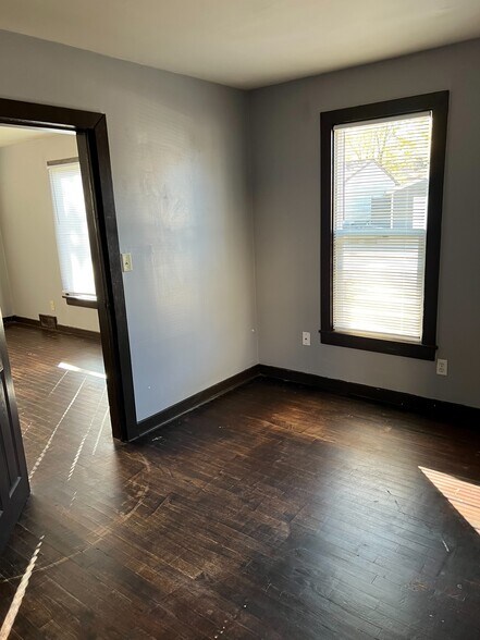 Building Photo - 1527 Wood St