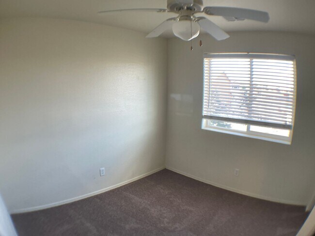 Building Photo - Spacious 3BR Townhome in Bellemont | Fenced Yard + 2-Car Garage
