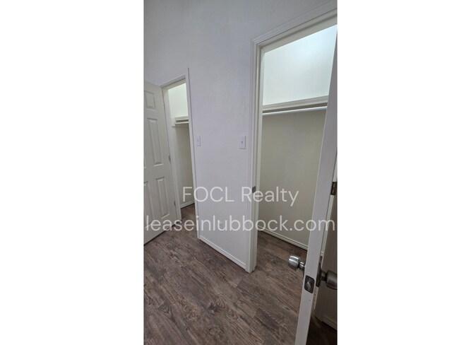Building Photo - 8310 Raleigh Ave