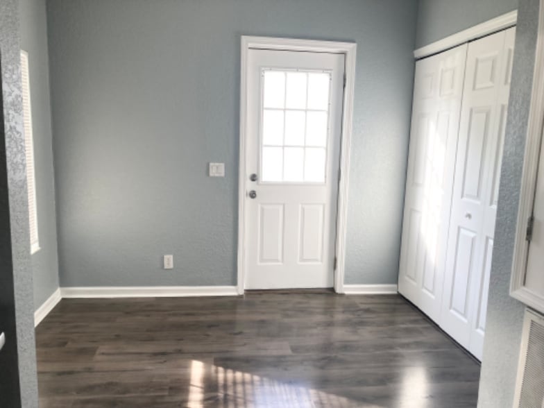 Building Photo - 15301 16th St