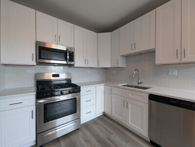 Building Photo - 3939 N Janssen Ave