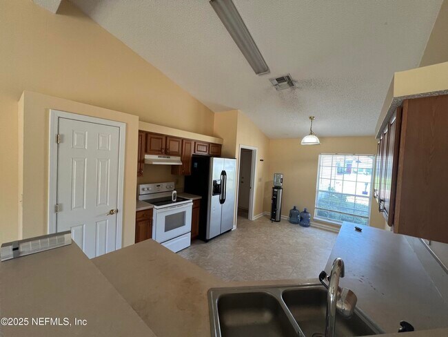 Building Photo - 11940 Canterwood Dr