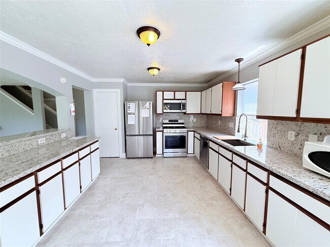 Building Photo - 1623 Stonehaven Village Cir