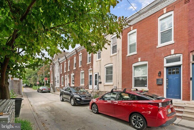 Building Photo - 3881 Manor St