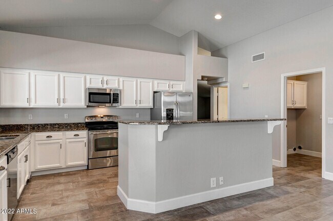 Building Photo - 4418 E Barwick Dr