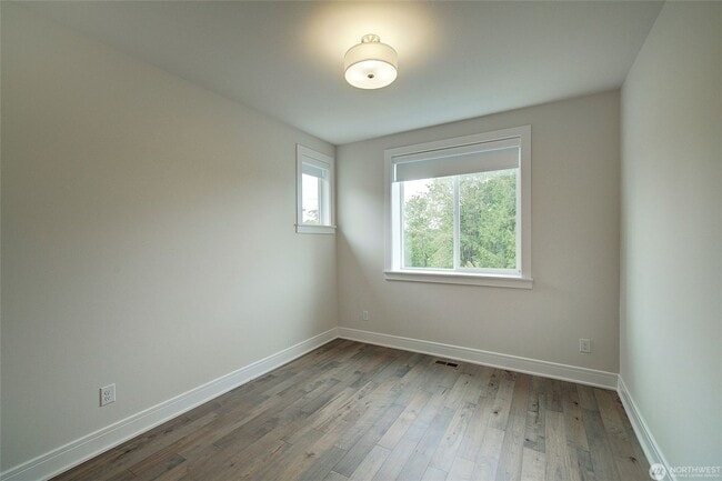 Building Photo - 5Bd/4Ba Bellevue House