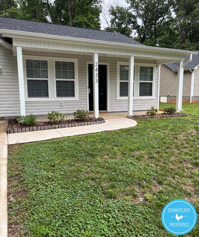 Building Photo - 2433 Harrison Dr