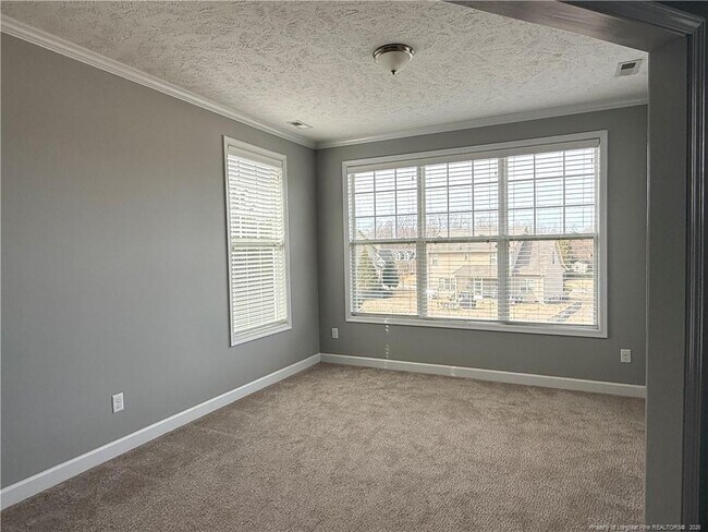 Building Photo - 3917 Barnsdale Dr