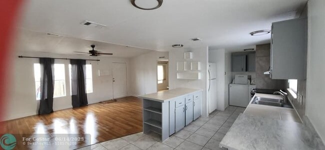 Building Photo - 11931 Watergate Cir