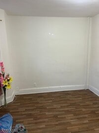 Building Photo - 926 12South St