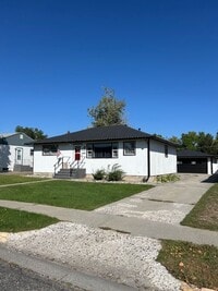 Building Photo - Fully Furnished 4 Bed, 2 Bath Home | West ...