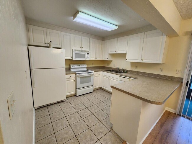 Building Photo - 501 SW 75th St