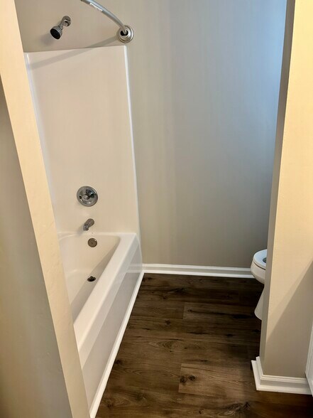 Building Photo - 1130 Alexwood Dr