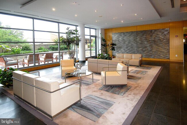 Building Photo - 2001 15th St N