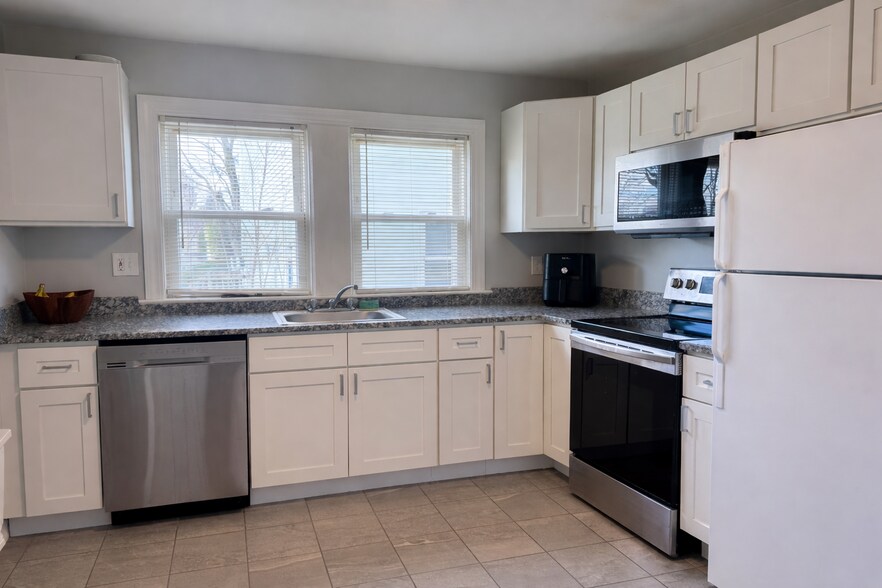 Building Photo - 76 Prospect St