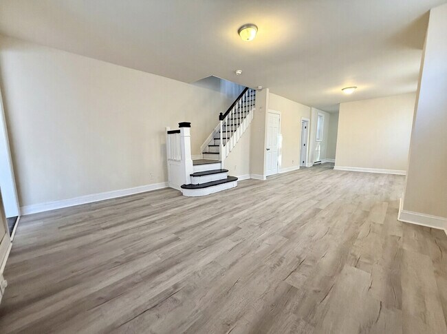 Building Photo - 5635 Hadfield St