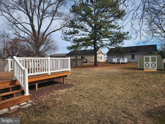 Building Photo - 903 N Walnut St