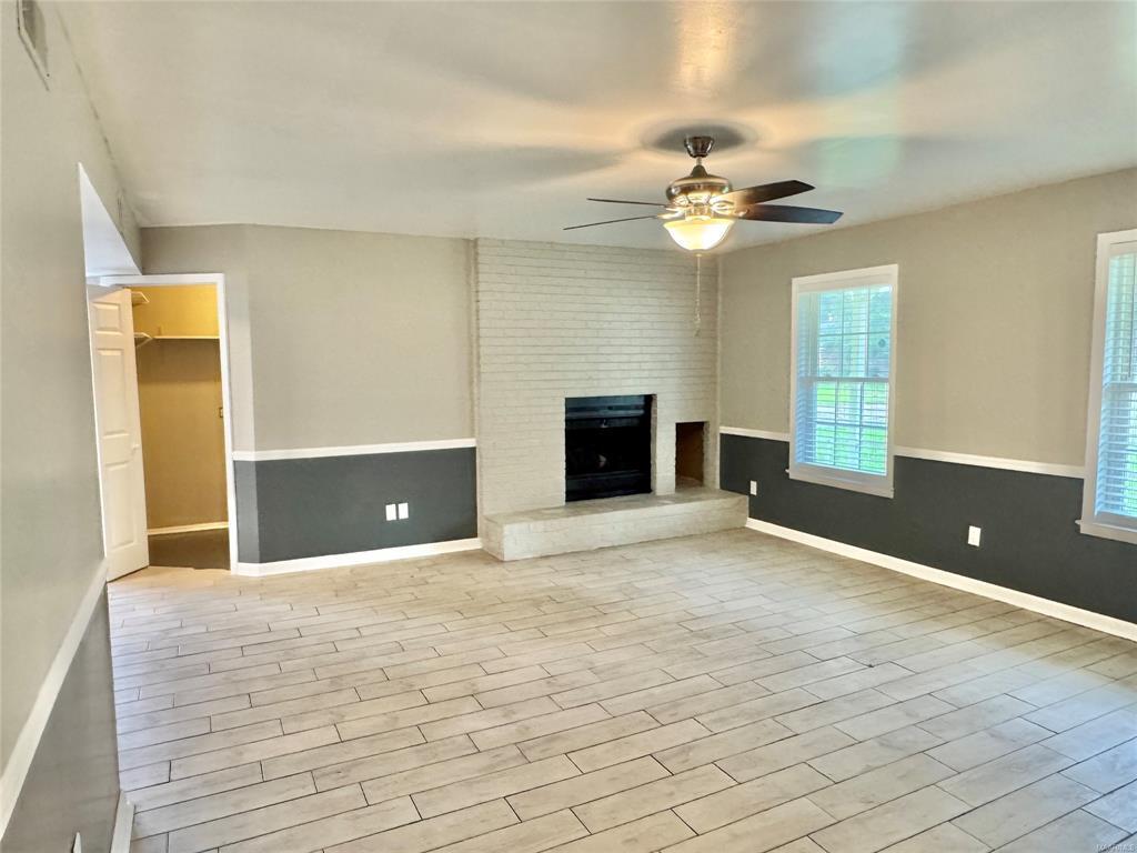 Building Photo - 697 Chatsworth Dr