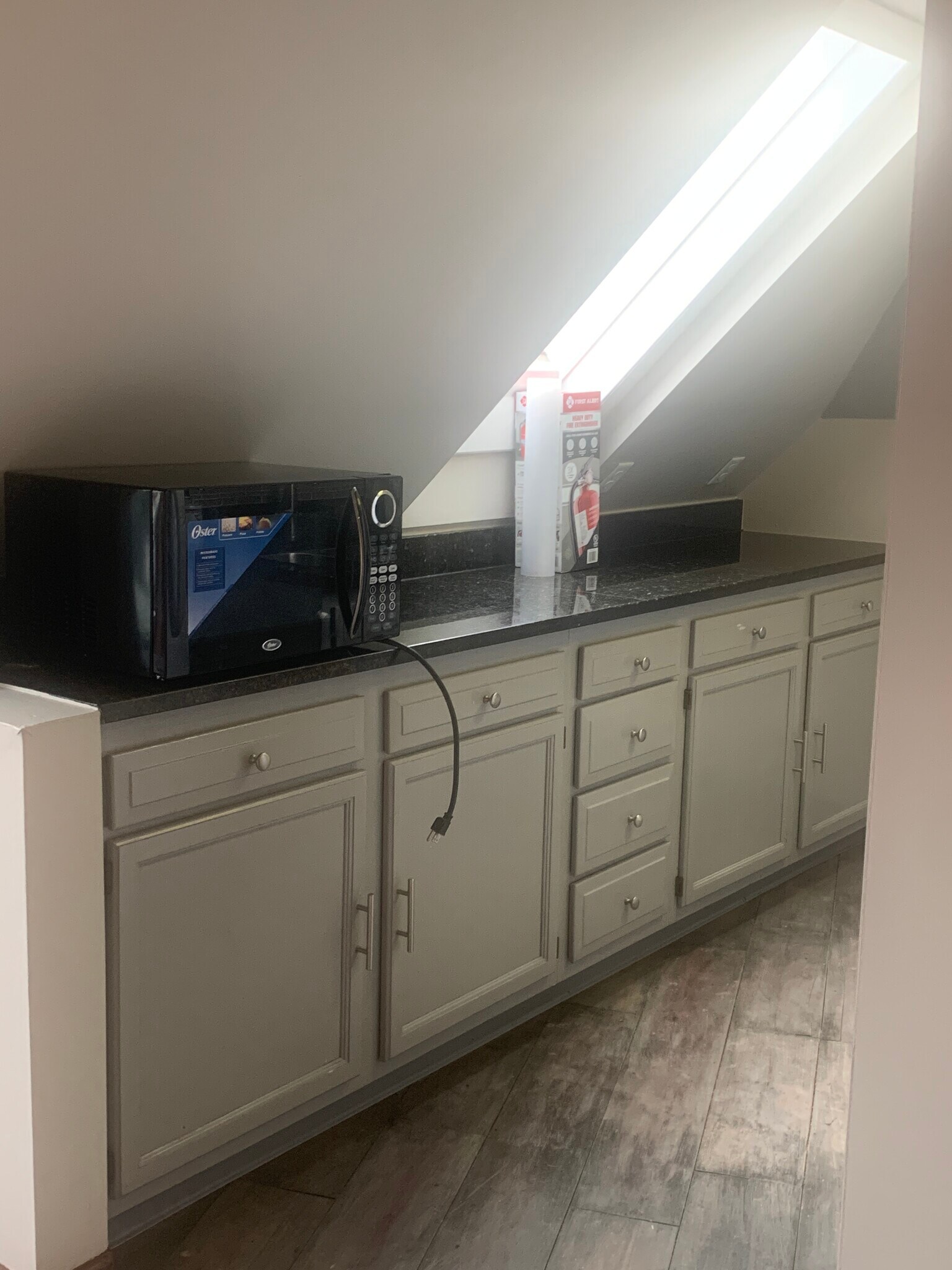 Kitchen - 219 E End Ave