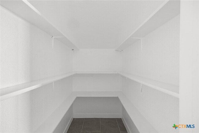 Building Photo - 1553 Justice Dr