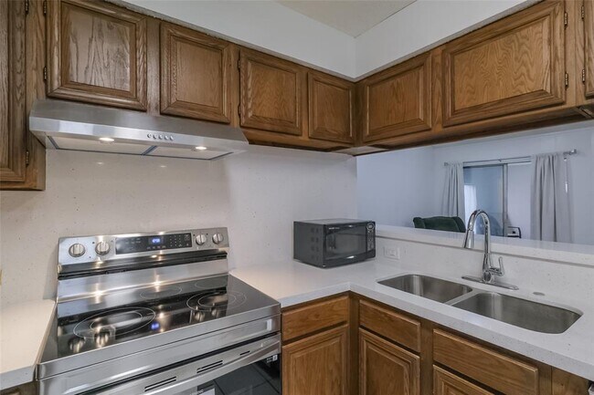 Building Photo - 5026 Algernon Dr