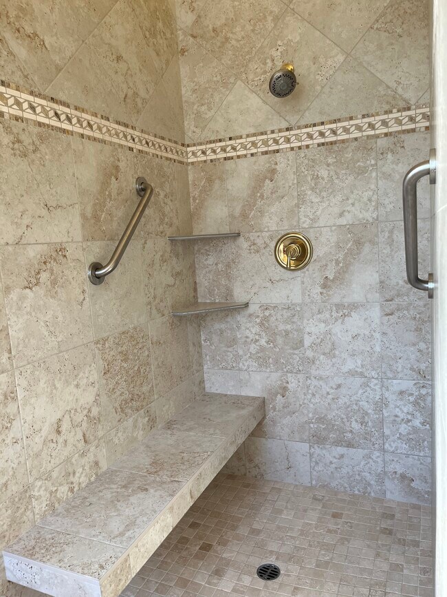 Building Photo - 2472 Chardonnay Dr