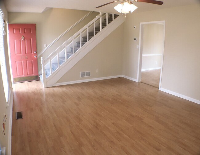 Building Photo - Lovely 5 bedroom, 2 bathroom brick home in Reidsville