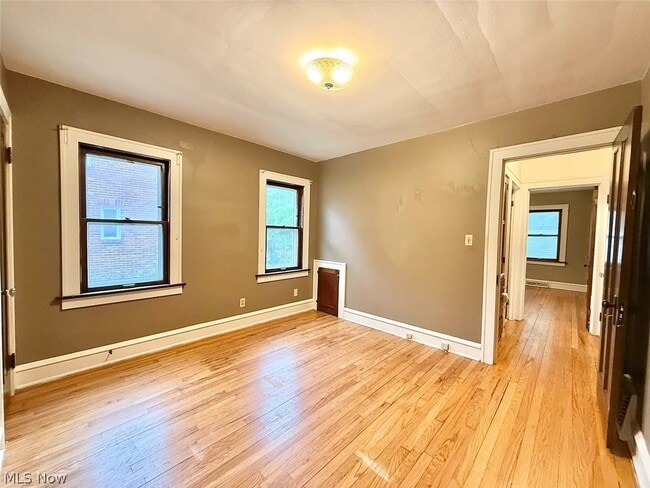Building Photo - 2171 Lincoln Ave