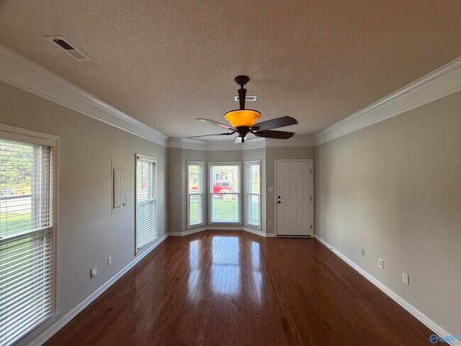 Building Photo - 2410 Brookline Ct S W