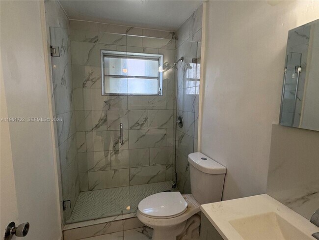 Building Photo - 2752 SW 25th Ter