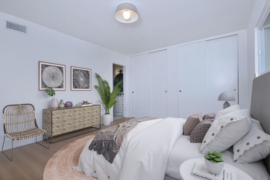Interior Photo - 834 4th St