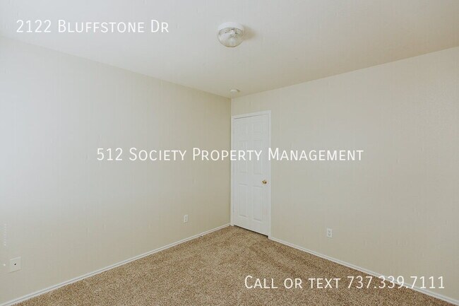 Building Photo - 2122 Bluffstone Dr