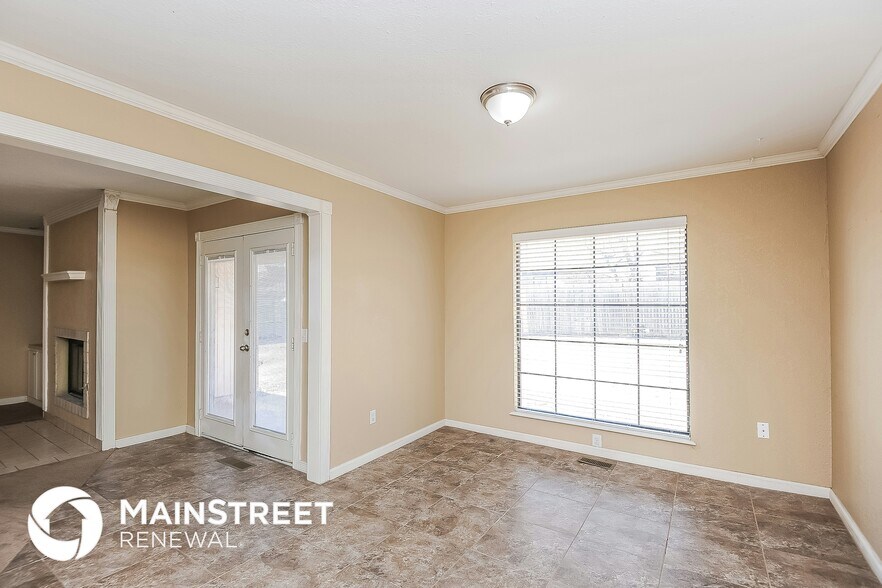 Building Photo - 621 S Willowood Dr