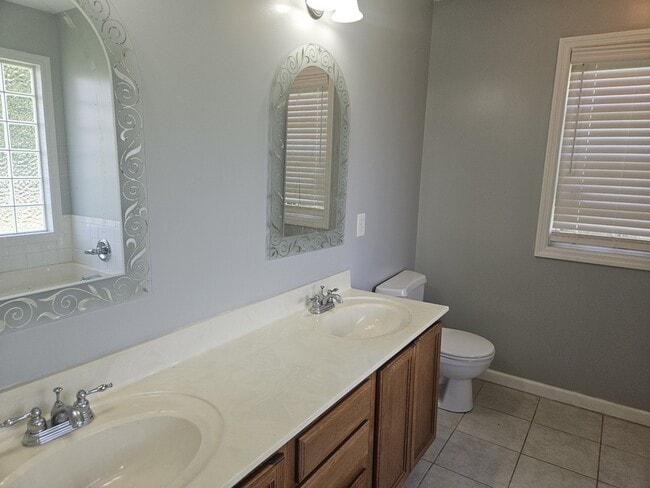 Building Photo - 230 Van Buren Dr