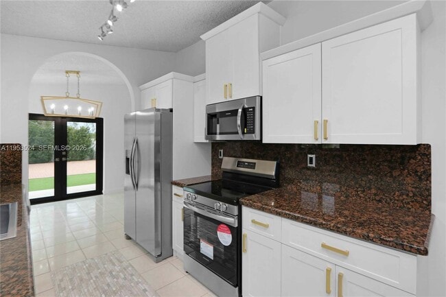 Building Photo - 21049 SW 118th Ave