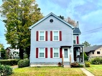 Building Photo - 10 Russell St