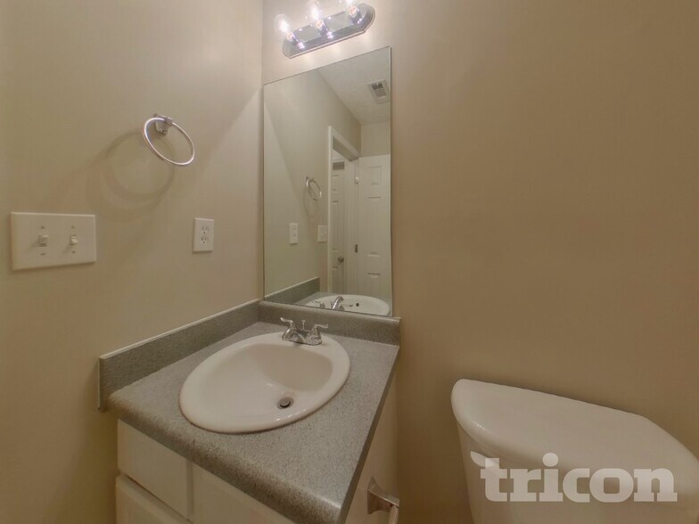 Building Photo - 40 Bramble Bush Trail