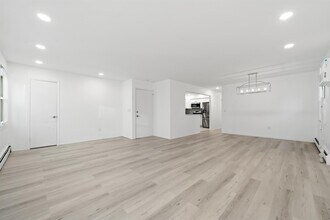 Building Photo - 64 Isabella Ave