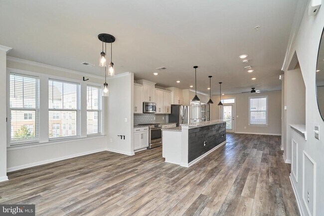 Building Photo - 45116 Kincora Dr