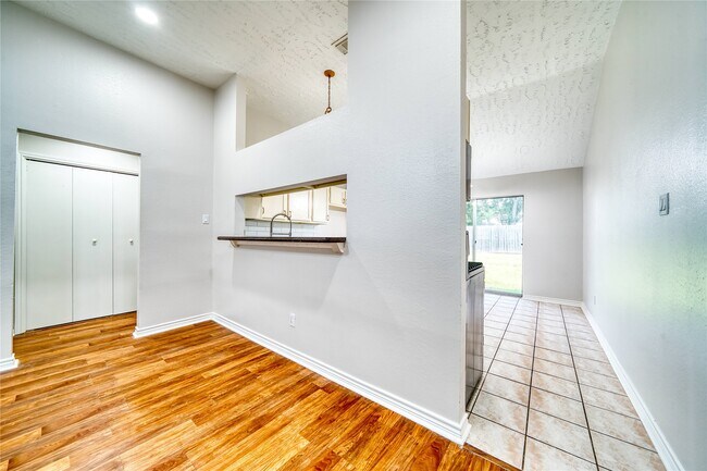 Building Photo - 2014 Powder Mist Ln