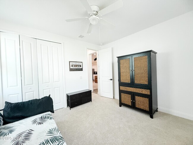 Building Photo - 8994 Parrot Pl