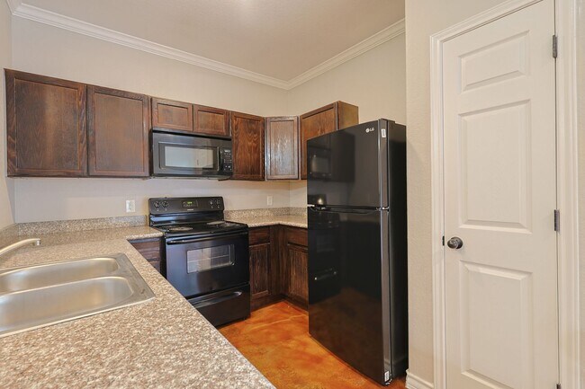 Building Photo - 3 Bed 2.5 Townhome near Bandera & I-410