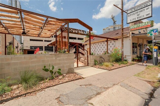 Building Photo - 1406 Windsor Rd