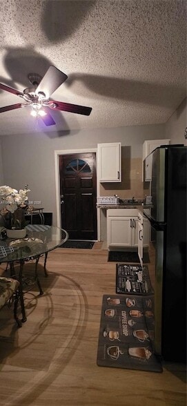 Building Photo - 2648 Bahama Dr