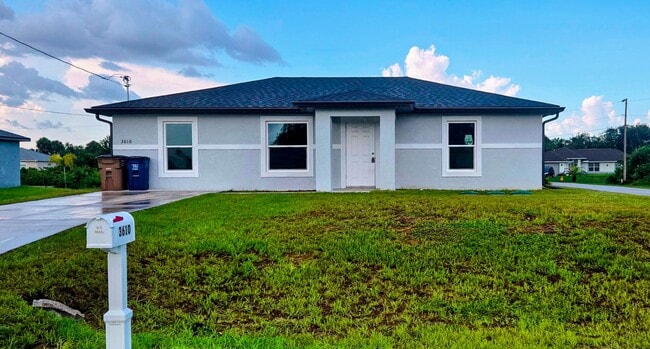 Primary Photo - Great SW Location-Three Bedroom -two bath