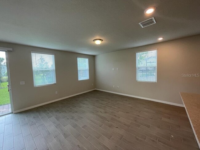 Building Photo - 407 Legacy Lp