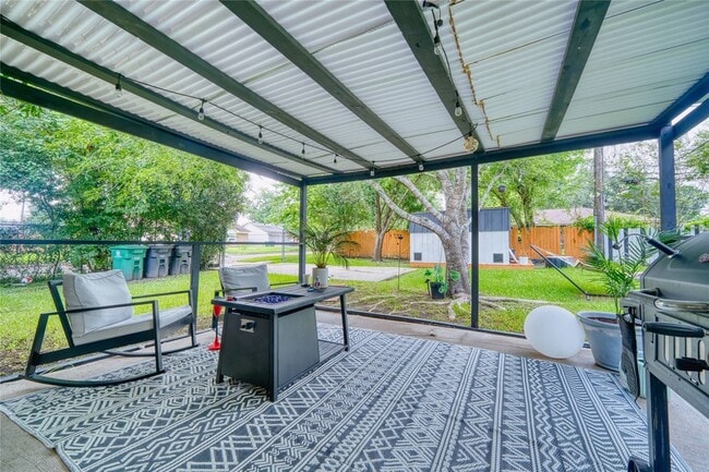 Building Photo - 5911 Dawnridge Dr