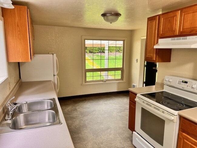 Building Photo - 1471